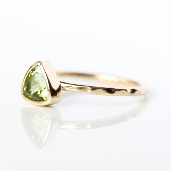 Peridot & 14k Gold Wildflower Ring