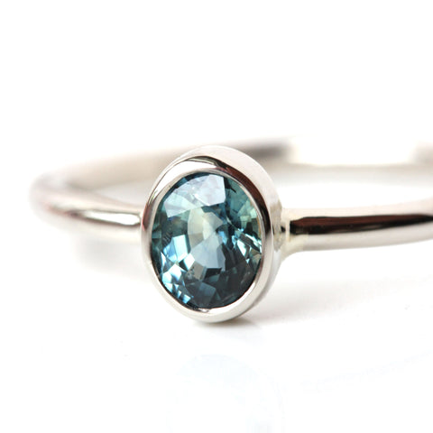 Bi-Colour Sapphire & 14k Gold Ring - The Petite Delphine Ring