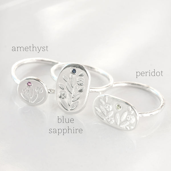 Sterling silver floral signet ring - Mini Meadow Ring