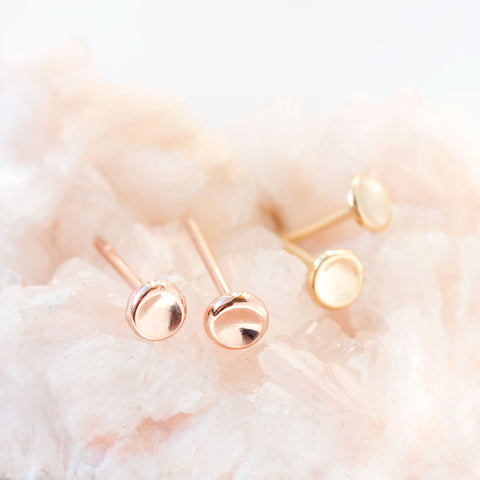 Tiny Pebble Stud Earrings in 14k Gold